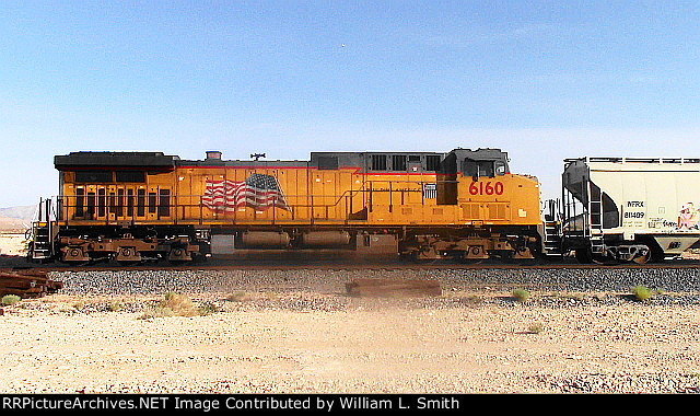 EB Unit Covered Hooper Frt at Erie NV W-Pshr -78